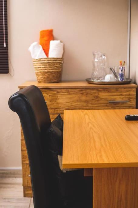 Birdville Bnb Guest House Gaborone Dış mekan fotoğraf